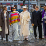 Снимката представя инфлуенсърки облечени съгласно най-новите модни тенденции на седмицата на модата в Копенхаген