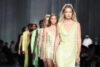 Модерни цветове за пролет-лято 2024 - моделите на модното ревю са облечени с жълти и зелени тоалети