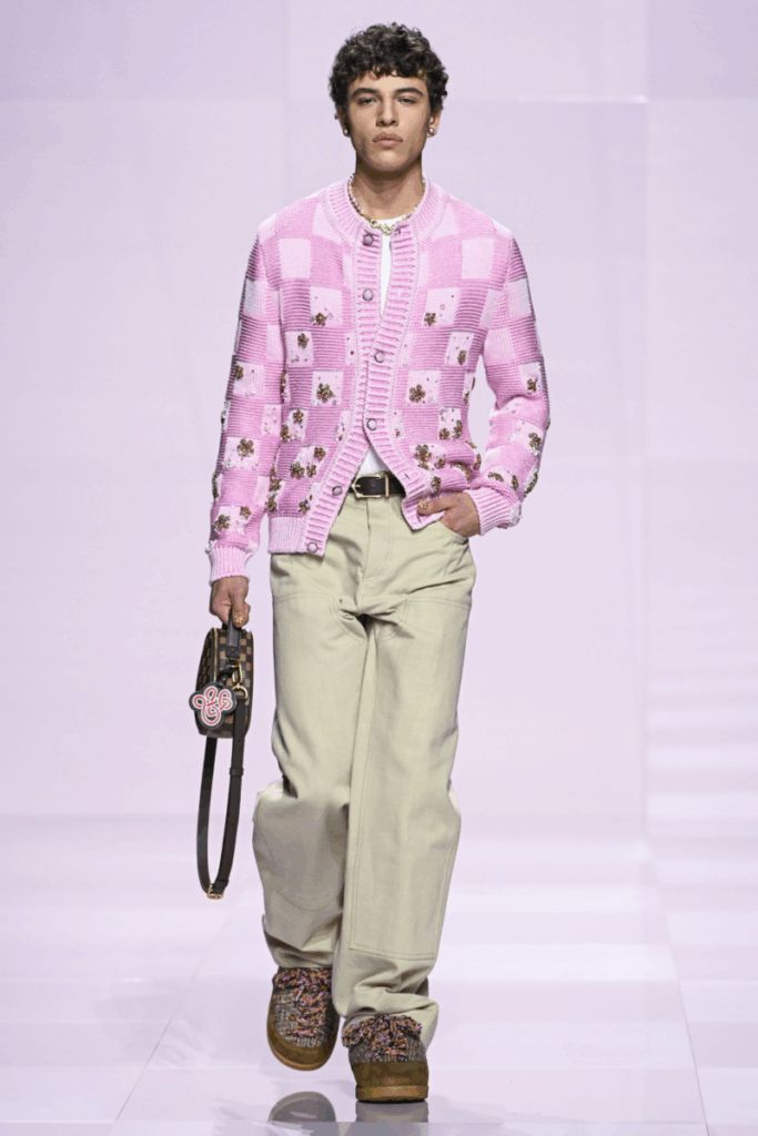 [Мъжка мода есен-зима 2025/2026]: розово