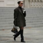 черно дамско поло с висока яка